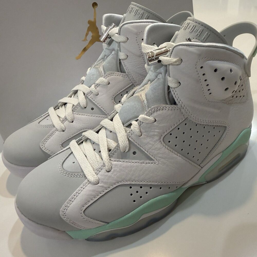 Women’s Size 8.5 - Air Jordan 6 Retro Mint Foam dq4914 103